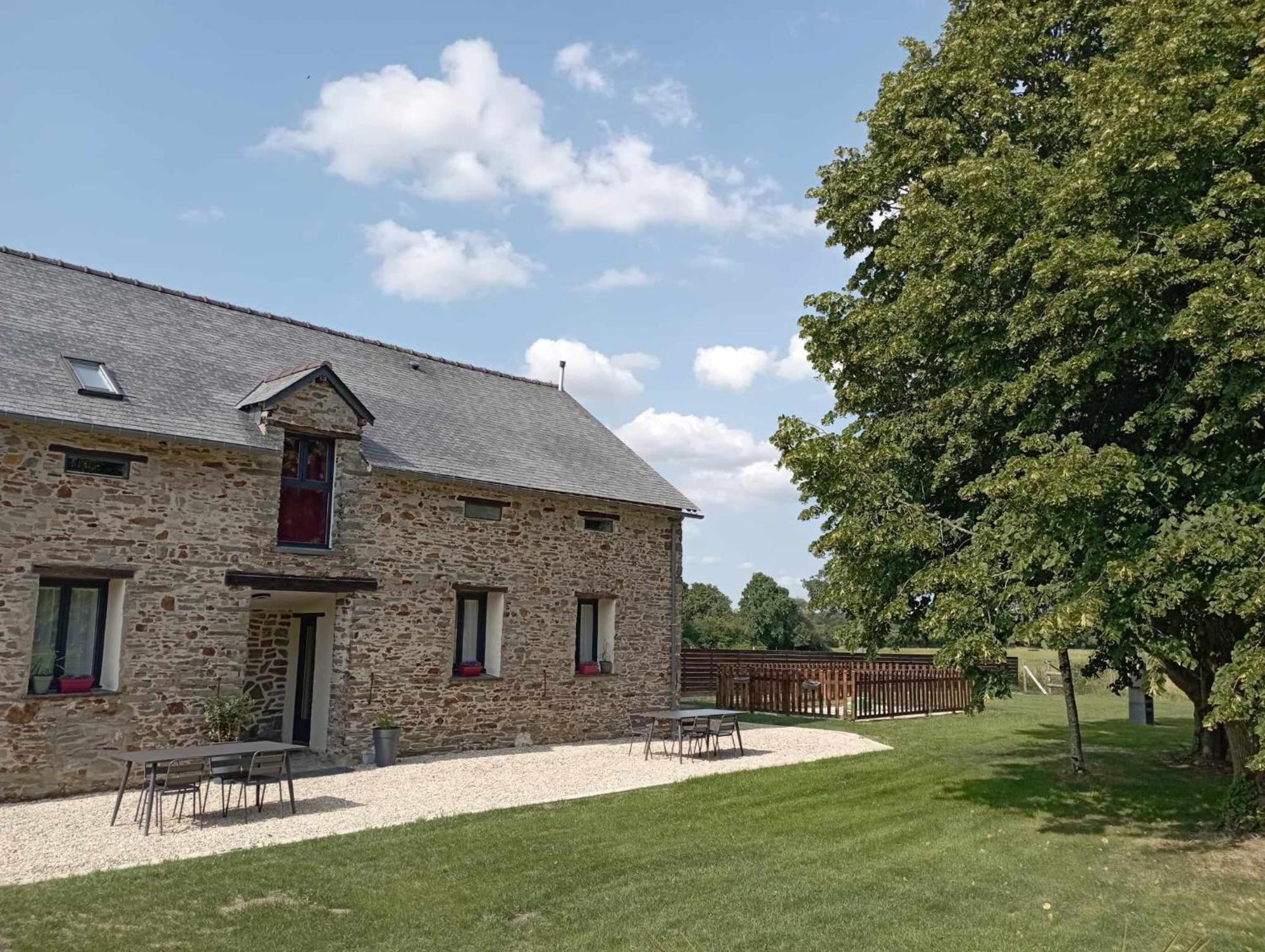 Les Gites Du Petit Marcel Soudan  Exterior foto